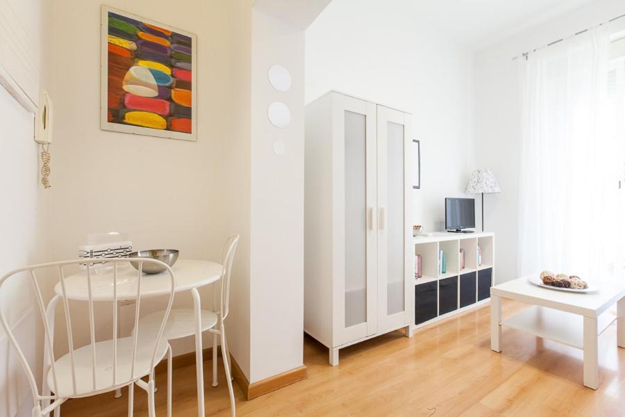Peral Home Cozy Apartment 塞维利亚 外观 照片